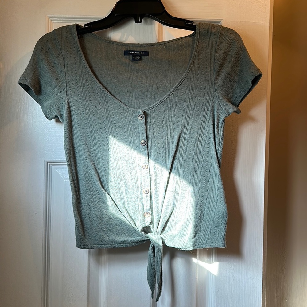 Short sleeve shirt with front tie